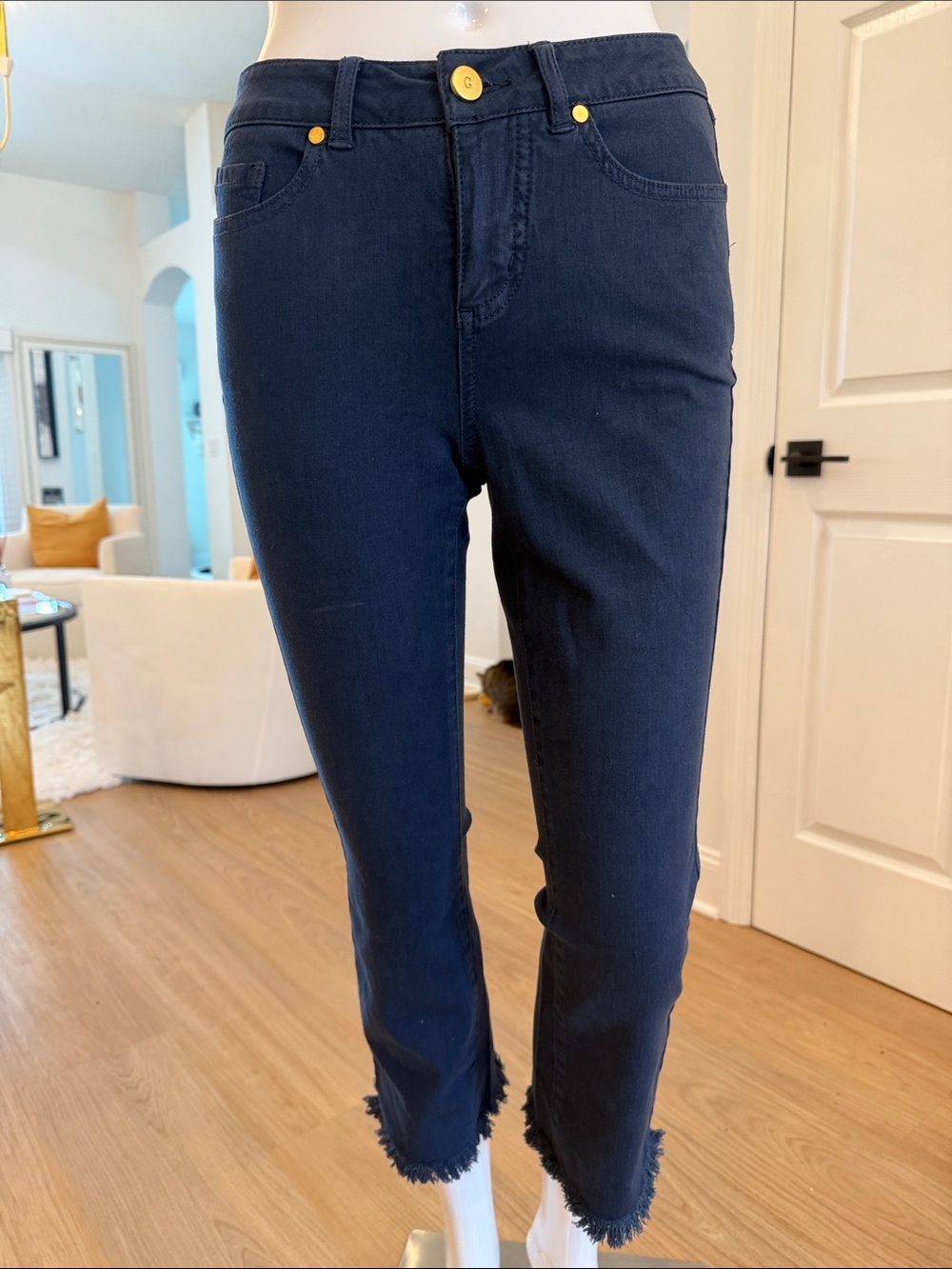 GI LI Cropped Dark Blue Jeans
